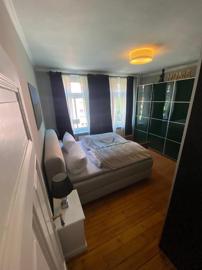 Appartement Deluxe Altbaucharme In Zentraler Lage à Kiel Extérieur photo